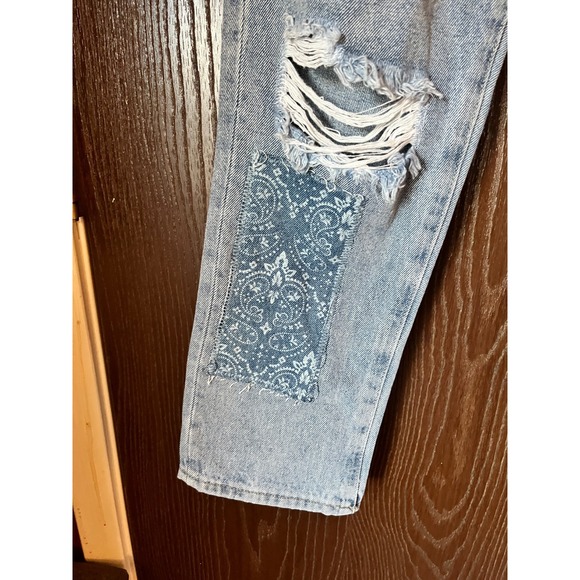 SIMPLE SOCIETY Patchwork Jeans Womens 7 28 Light Wash Distressed Straight Leg De - Picture 9 of 11
